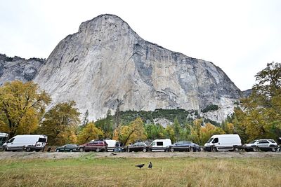 Chaos as crowds pack Yosemite over weekend after reservation system ended