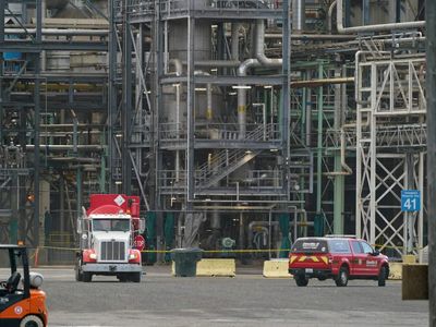 Chemical Tank implodes at Washington paper facility, several dead and critically injured