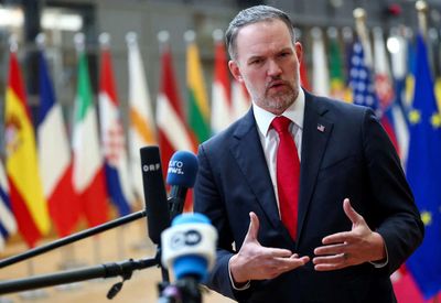 US to keep tariffs on USMCA countries, issues with Canada 'significant', Greer says
