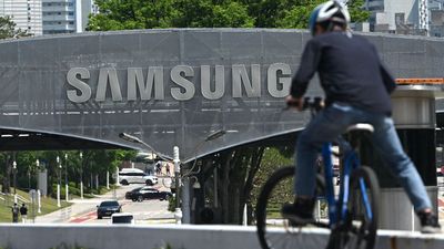 Samsung $400,000 worker bonuses near approval after clearing legal challenge — non-chip employees in line for just $4,000 launch last-minute bid to scupper deal with union