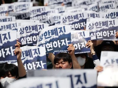 Samsung’s $416,000 chip worker bonuses may reshape labour battles in South Korea