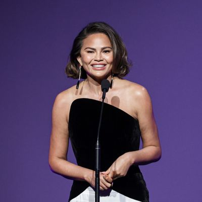 Chrissy Teigen's New Bob Gets the French Girl Treatment