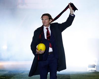 From the Pocket: Spectre of James Hird looms large but his return is the last thing Essendon need