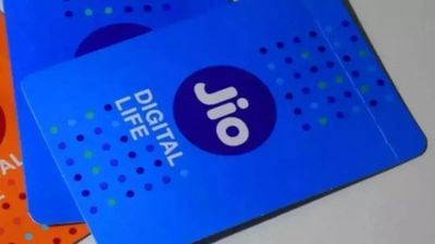 Jio launches Rs 200 OTT pack with 15 apps, 1,000 TV channels and unlimited 5G