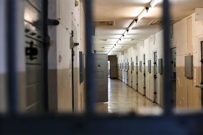 UK Prisoner in Sex Video Scandal With Female Warden Speaks Out, Exposes Jail Staff Corruption