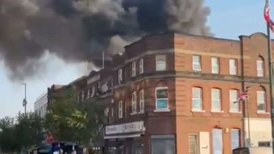 Fire breaks out at Jewish kosher supermarket in Golders Green; 100 firefighters rush to scene