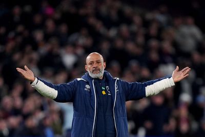 West Ham keep Nuno Espirito Santo as boss in pursuit of Premier League return