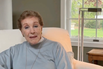 Julie Andrews makes rare public appearance in emotional Parkinson’s plea