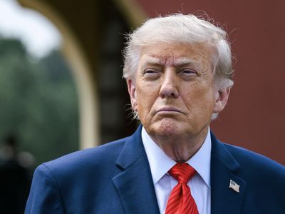 Trump Mobile Backlash: CNN Tech Expert Claims New Phone Looks Like a Urine Sample