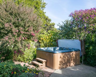 UK heatwave triggers price rises for hot tubs and air conditioning units