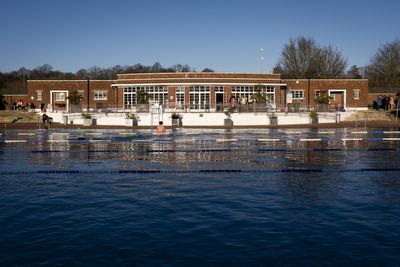 Hampstead Heath lido closed after fight breaks out over bank holiday