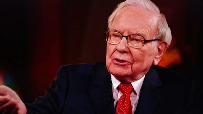 Buffett Says Bigger Paychecks Aren’t the Full Answer — What Workers Need Most Right Now
