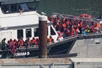 More than 1,000 migrants arrive in UK after crossing English Channel during heatwave