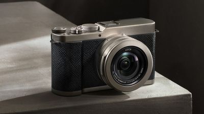 Is the Panasonic Lumix L10 really a Fujifilm X100VI killer?