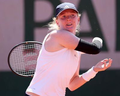 Elena Rybakina crashes out of French Open while Fran Jones fightback falls short