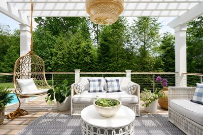 How to Create a Stylish Outdoor Living Room That Feels Like an Extension of Your Home