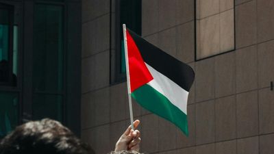 Texas graduate walked on stage with a Palestinian flag at her graduation. Then the school called the cops on her