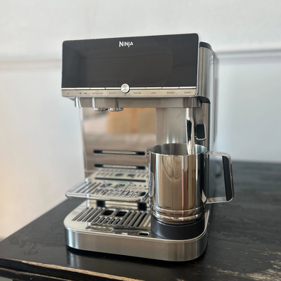 Ninja just dropped a new automatic bean-to-cup coffee machine –I unboxed it to see the major comparisons between this and the sellout Luxe Café