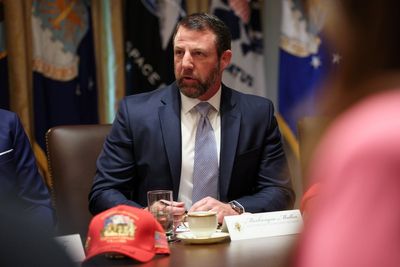 Markwayne Mullin dismisses ICE detainees’ hunger strike as lack of ‘ethnic food’ complaint