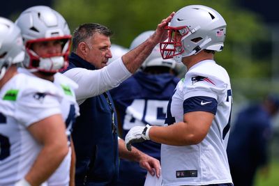 Patriots coach Mike Vrabel focused on spring workouts after missing final day of draft last month