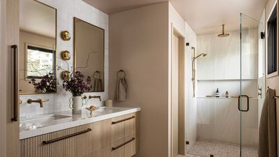 How To Choose a Bathroom Mirror – A Definitive Guide to Shape, Style, and Placement
