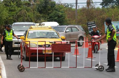 Kin of slain driver flee in fear of Samui taxi mafia