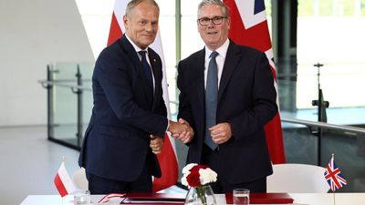 Starmer and Tusk sign UK–Poland defence pact amid warnings over Russian threats