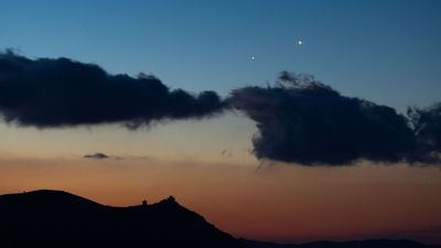 3 planets will line up in the night sky tonight: Here's where to look for the mini planetary parade
