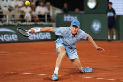 Sinner, Sabalenka aim to stay hot at French Open