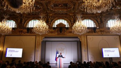 France bets on 'desirable' electric future, thanks to major private funding