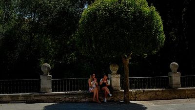 Heat dome turns May into August in Spain: temperatures near 40C