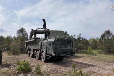 Nearly half a million Russians have died in Ukraine war, UK spy chief says