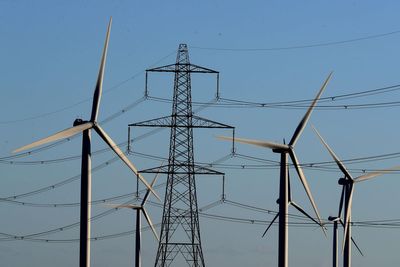 SSE reports dip in profits amid multibillion-pound investment