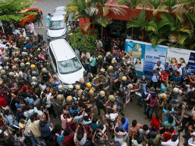 Eight arrested for attack on ED officials after raid at Pinarayi Vijayan's residence