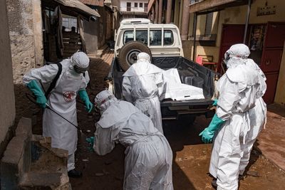 Uganda orders immediate closure of border with Congo over Ebola fears