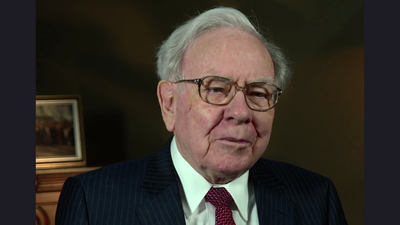 Warren Buffett Made 'Terrible Decisions' After 70, Claims Veteran Investor: 'Disaster. Disaster.'