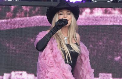 Shania Twain returns to her roots with intimate London pub show ahead of new album