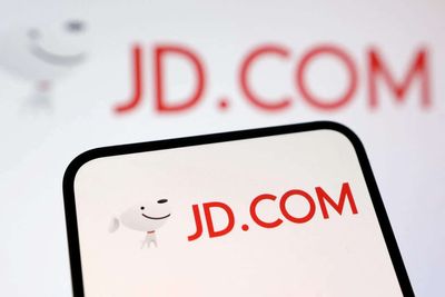 JD.com founder vows to protect Chinese jobs from AI and robots