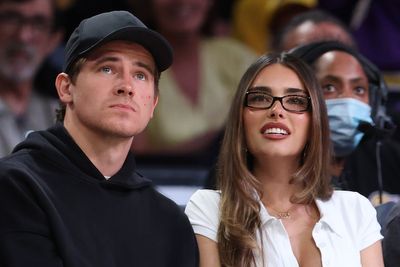 Chargers coach reacts to QB Justin Herbert missing offseason workouts to spend time with girlfriend Madison Beer