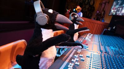 I Love Rock 'N' Rollercoaster's Celeb Cameos, But An Imagineer Told Me You Have To Look Out For The Muppet 'Deep Cuts'