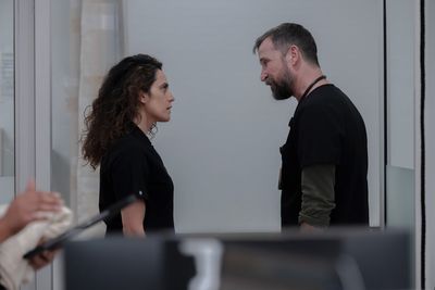 The Pitt star addresses rampant Noah Wyle feud rumors