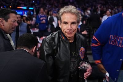 Ben Stiller welcomes a photo with Mike Brown's wife, after Knicks coach said she was afraid to ask