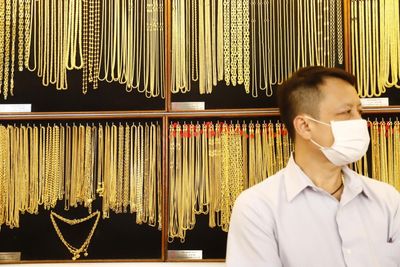 Rising inflation fears pressure bullion price