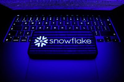 Snowflake Keeps the Tech Stock Rally Alive: Stock Market Today