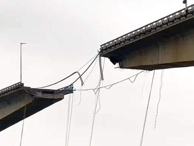Six dead, several injured as part of under-construction bridge collapses in Uttar Pradesh