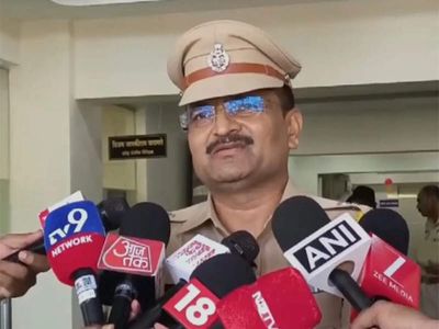 Spurious liquor kills 12 in Pune, eight held; CM says more arrests likely