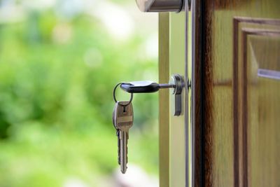 American Real Estate Agents Forced Into Survival Mode Taking School Jobs As Housing Market Bleeding Artery Deepens