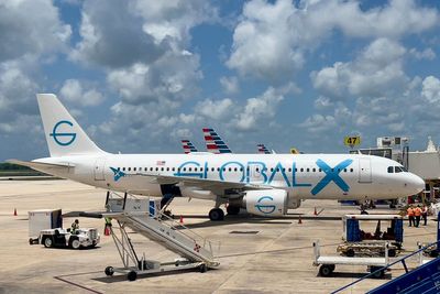 Miami plane passengers hospitalized after air conditioning failure on tarmac