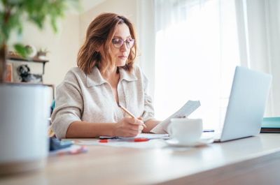 The ‘Loud Budgeting’ Trend Is Back: Why More People Are Talking About Money Online Without Feeling Embarrassed