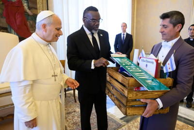 Did Chicago Just Win Gift-Giving at the Vatican? Pope Leo's Goody Bag Says Yes